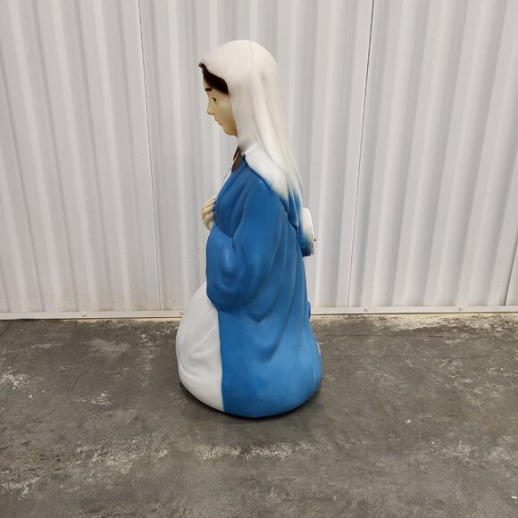 Vintage Empire Blow Mold Christmas Lighted Nativity 28” Mary w/light and Cord - Picture 3 of 10